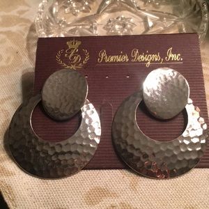 Premier Designs earrings